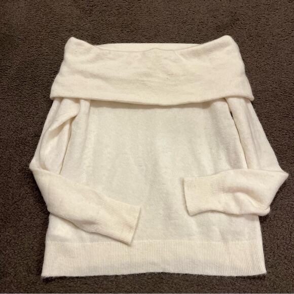 Club Monaco Charlotta Off The Shoulder Merino Wool Alpaca Blend Sweater - Picture 3 of 6